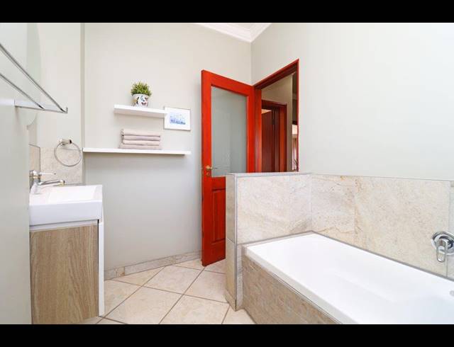 3 BEDROOM APARTMENT TO LET IN DUNKELD WEST